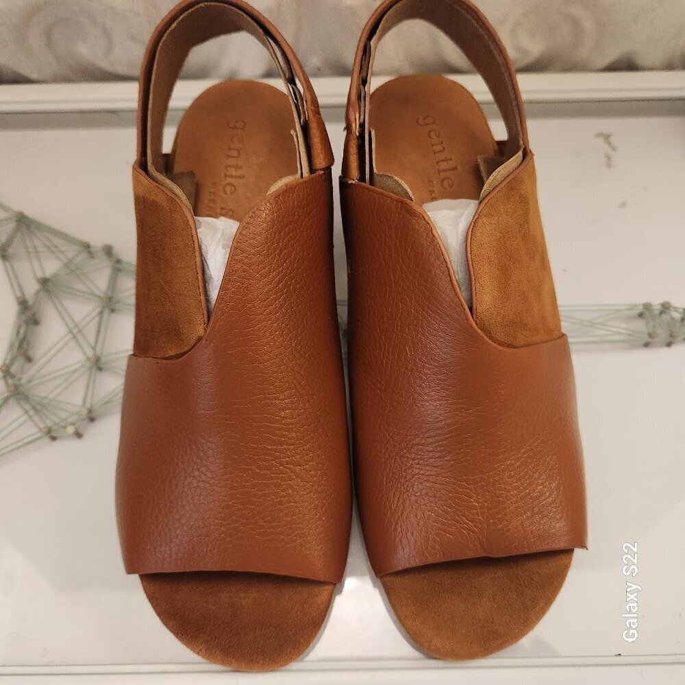 Gentle Souls " Charlene Hooded Block Heeled Leather Sandals. NIB. Size Various - Picture 3 of 10